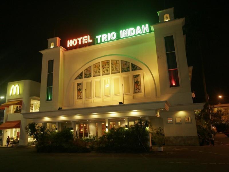 โฮเต็ล ทริโอ อินดาห์ 2 Hotel มะลัง ภายนอก รูปภาพ